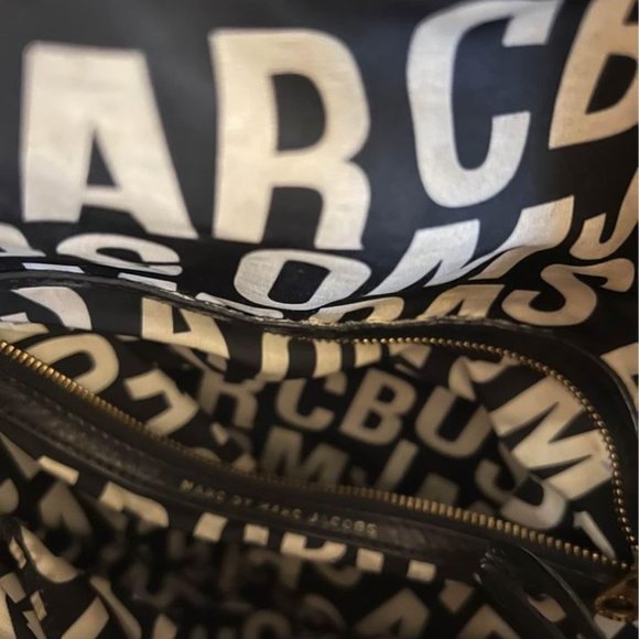 Marc Jacobs Classic Q Natasha Crossbody Black - Picture 2 of 8